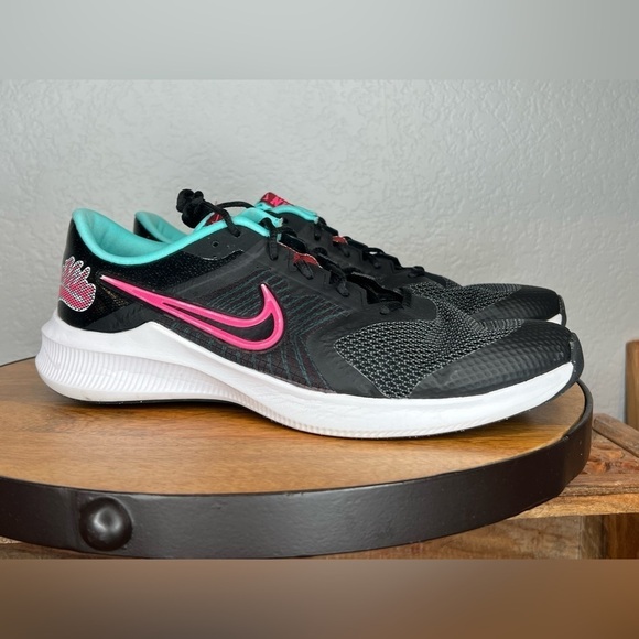 397. Nike Downshifter 11 SE Grade School Kids' Running Shoes
Nike 7Y - Picture 1 of 7